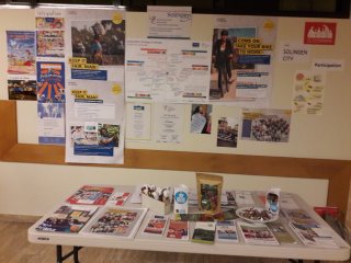 Der Solinger Stand mit Schriften und Solinger Spezialitäten